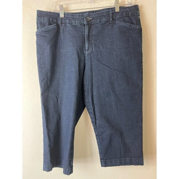 St. John's Bay Dark Wash Sz 14 Crop Capri Chino Style Jeans - Picture 1 of 8